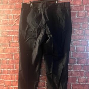 Ann Taylor Factory Black Straight Leg Women's Pants  size 10P (Rm80)